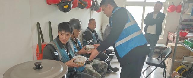 陜煤建設韓城分公司安裝第四項目部：一碗熱乎飯，情暖眾人心