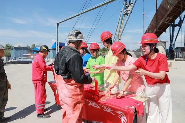 陜煤建設(shè)礦建二公司：工會(huì)服務(wù)無(wú)大小，一舉一動(dòng)暖人心