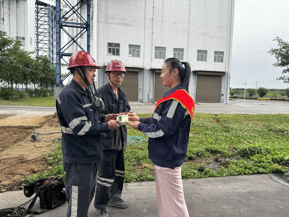 陜煤建設(shè)洗選煤運營公司澄合山陽運營項目部：備戰(zhàn)炙夏，降暑暖人心