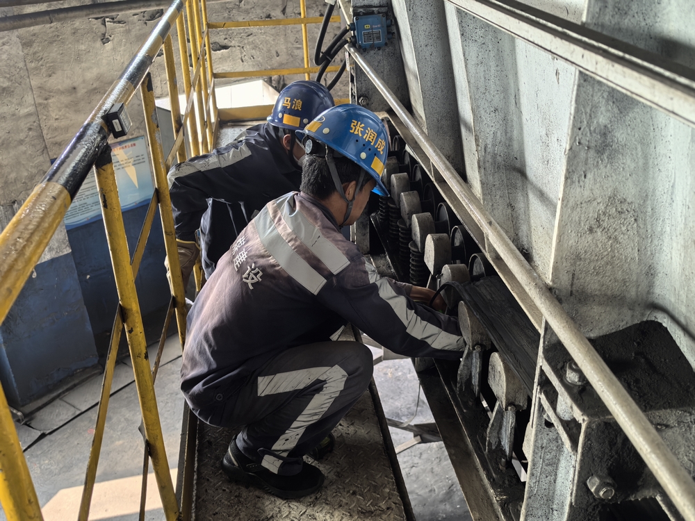 陜煤建設(shè)洗選煤運營公司紅柳林洗煤廠項目部： 群策群力 打贏771給煤機“換帶”攻堅戰(zhàn)