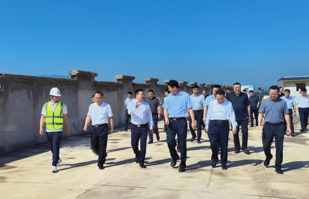 陜煤建設(shè)綠宇公司：咸陽市委常委、副市長羅軍蒞臨陜煤建設(shè)綠宇公司承建的淳化縣殯葬服務(wù)設(shè)施建設(shè)項(xiàng)目指導(dǎo)工作