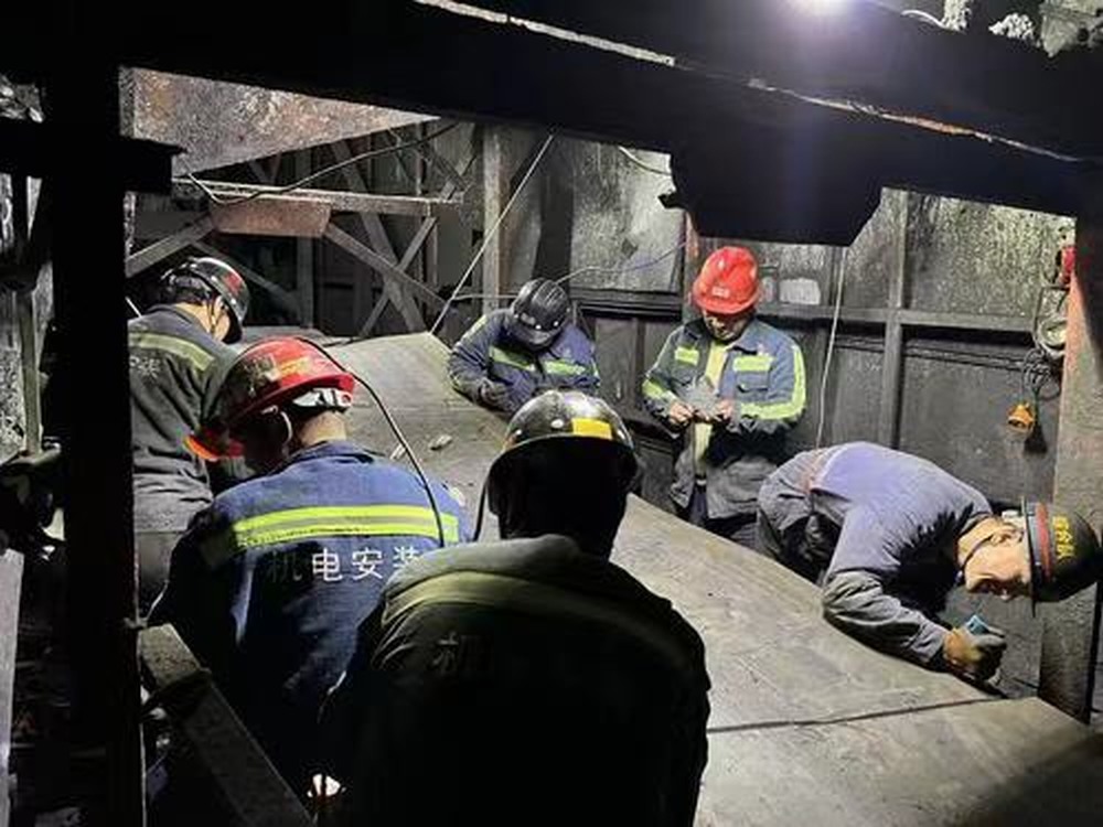 陜煤建設(shè)機(jī)電安裝公司建莊項(xiàng)目部：更新?lián)Q“帶”，保礦井安全生產(chǎn)