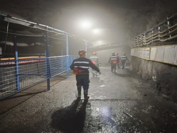 陜煤建設(shè)煤礦運(yùn)營(yíng)服務(wù)分公司：全面?zhèn)鋺?zhàn)嚴(yán)冬，確保安全生產(chǎn)