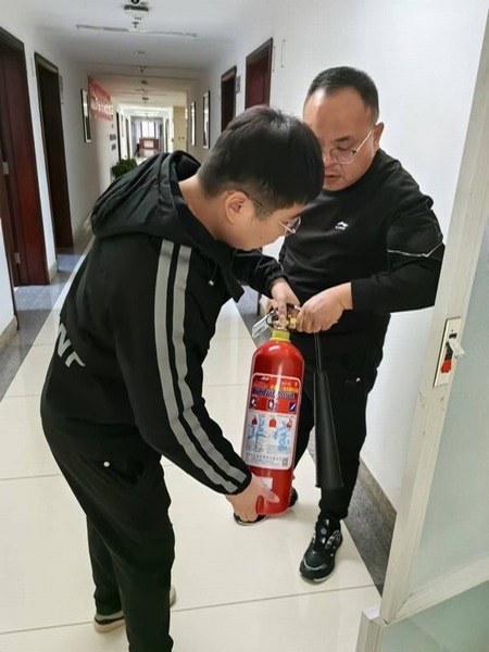 陜煤建設(shè)煤礦運營服務分公司：積極開展“黨旗紅護安全·黨員行筑防線”主題活動