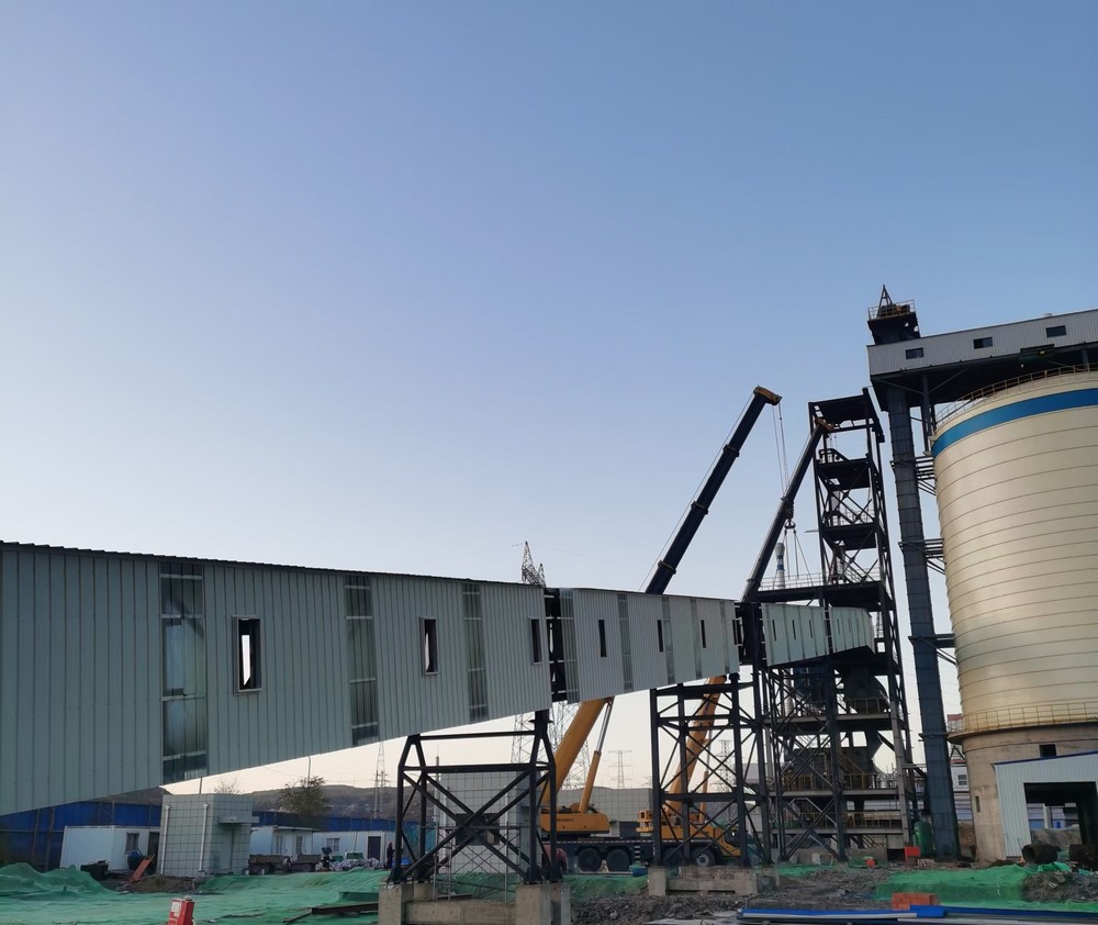 陜煤建設(shè)天工公司土建第二十五項(xiàng)目部：細(xì)化“人、材、機(jī)”管理，助力棧橋順利吊裝