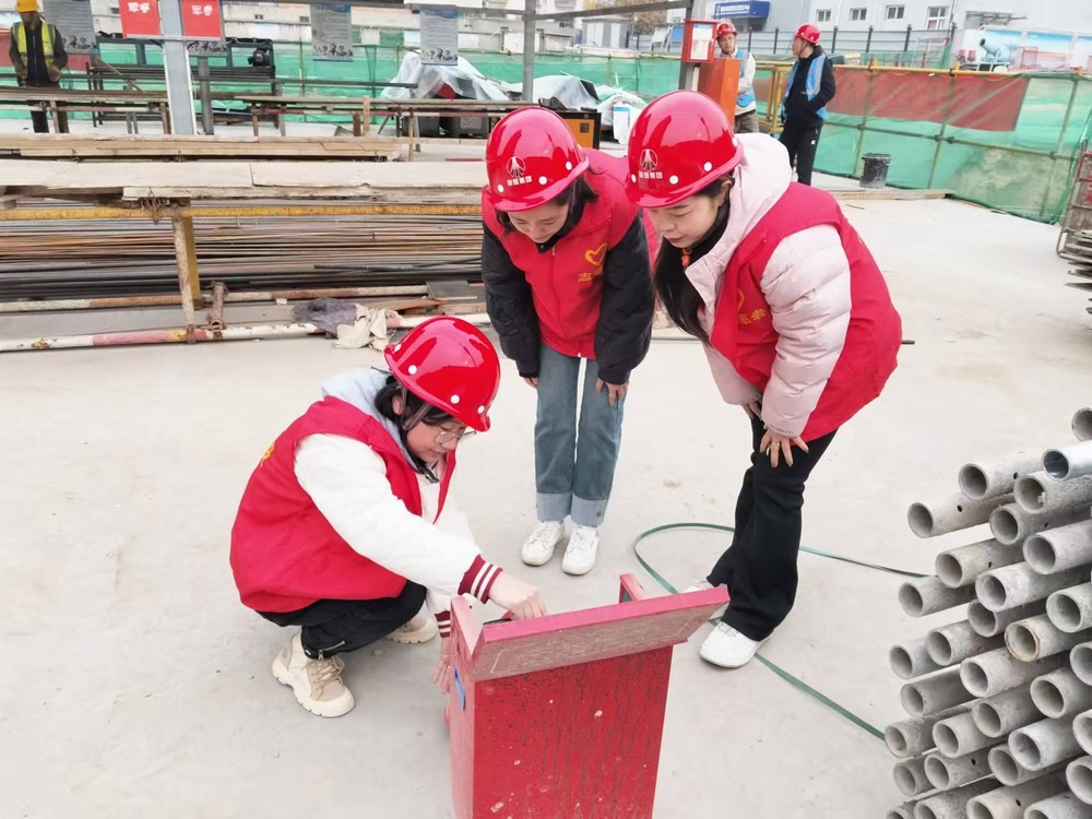 陜煤建設渭南分公司第八項目部凝聚“她”力量 筑牢安全防線