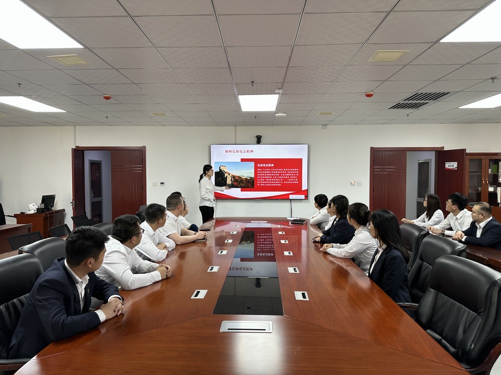 陜煤建設洗選煤運營公司開展“弘揚憲法精神，維護憲法權威”國家憲法日主題宣傳活動