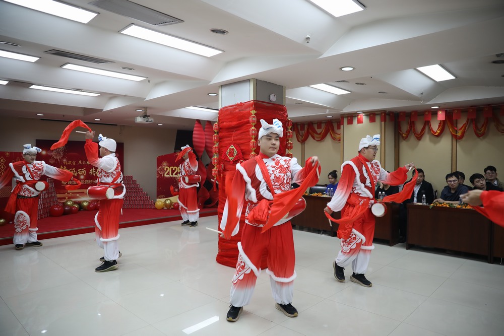 陜煤建設(shè)路橋分公司開展“話安全、慶元旦、迎新春”游藝聯(lián)歡會