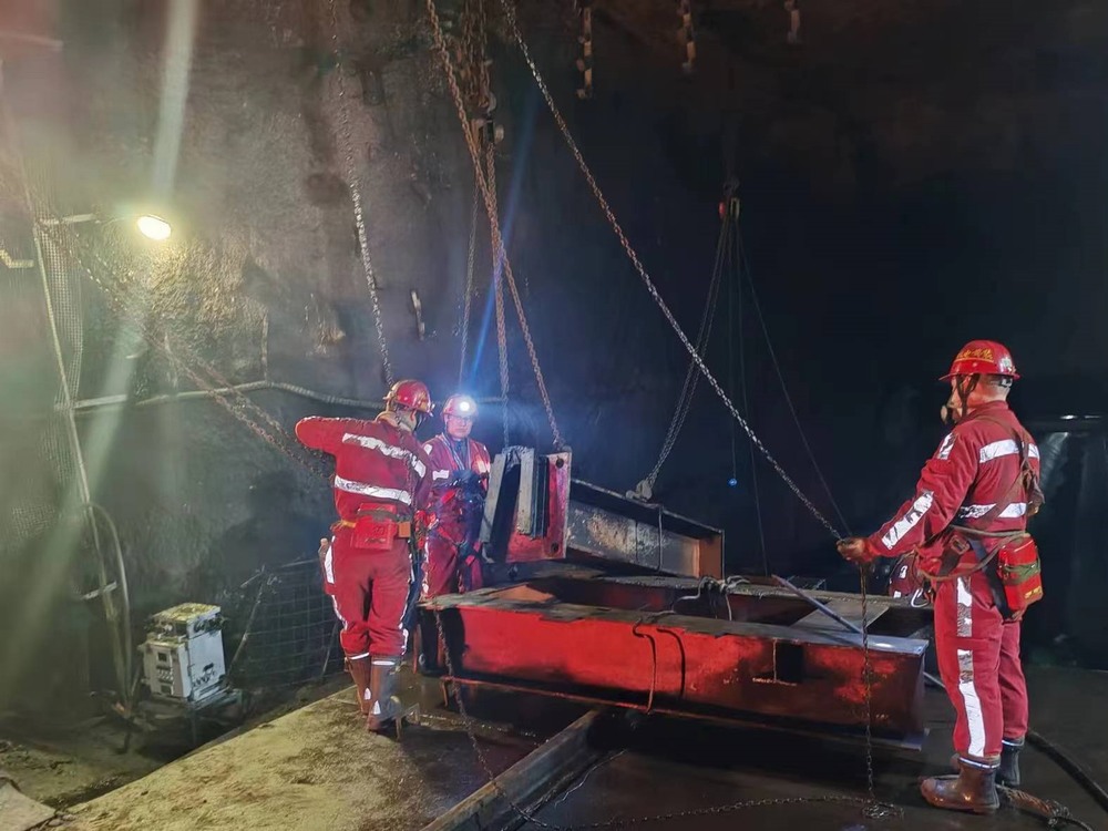 陜煤建設(shè)機(jī)電安裝公司：崗位上的春節(jié)，他們的堅(jiān)守很 “燃”