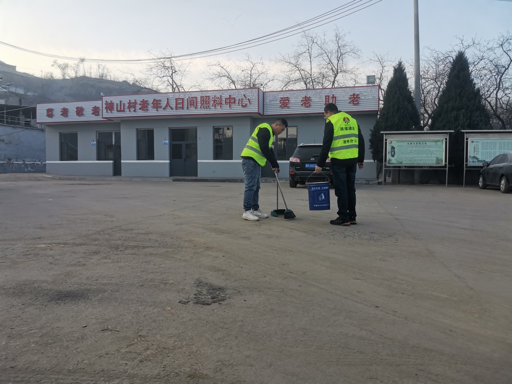 陜煤建設(shè)路橋分公司：學(xué)雷鋒，三月春“鋒”暖人心