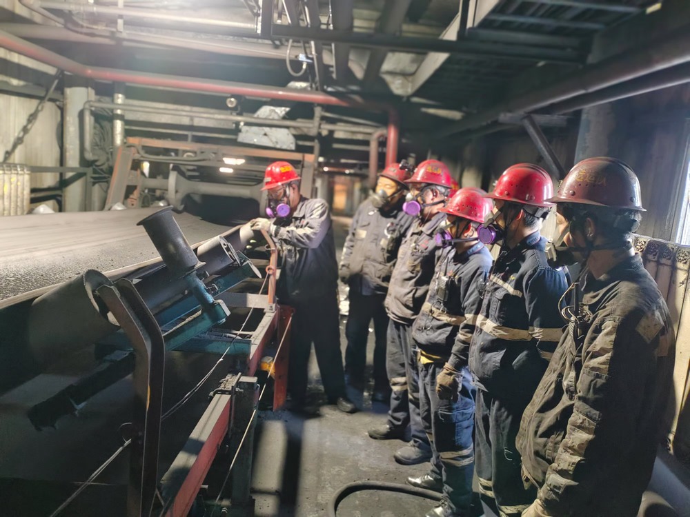 陜煤建設(shè)洗選煤運(yùn)營(yíng)公司澄合山陽(yáng)運(yùn)營(yíng)項(xiàng)目部：擰緊班組“安全閥”，奏響生產(chǎn)“交響曲”