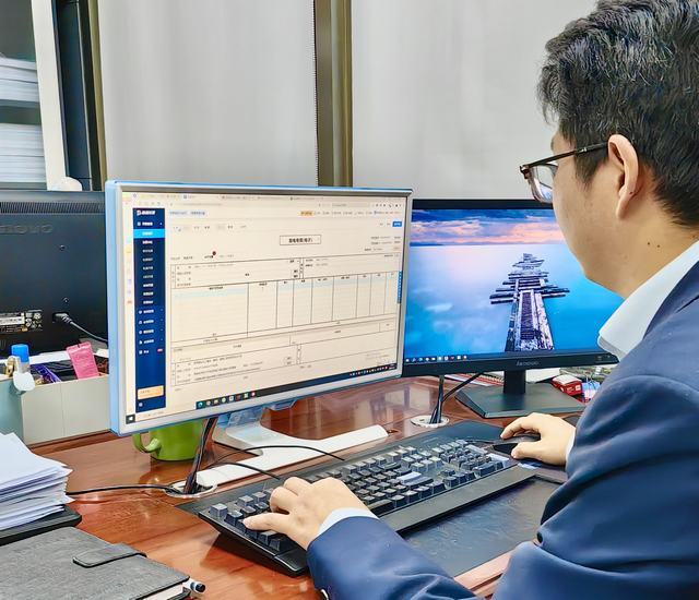 陜煤建設(shè)市場(chǎng)開(kāi)發(fā)分公司率先啟用掃碼開(kāi)票系統(tǒng)，開(kāi)啟智能開(kāi)票服務(wù)新時(shí)代