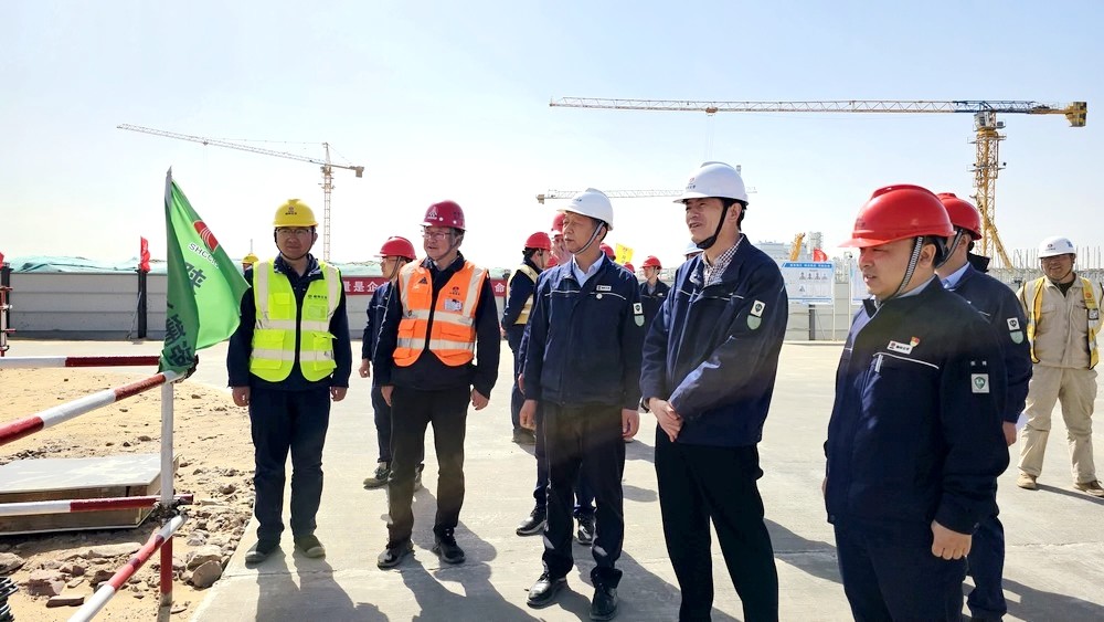 陜煤集團(tuán)榆林化學(xué)有限責(zé)任公司黨委副書(shū)記、總經(jīng)理段立波一行深入天工公司基層項(xiàng)目檢查指導(dǎo)