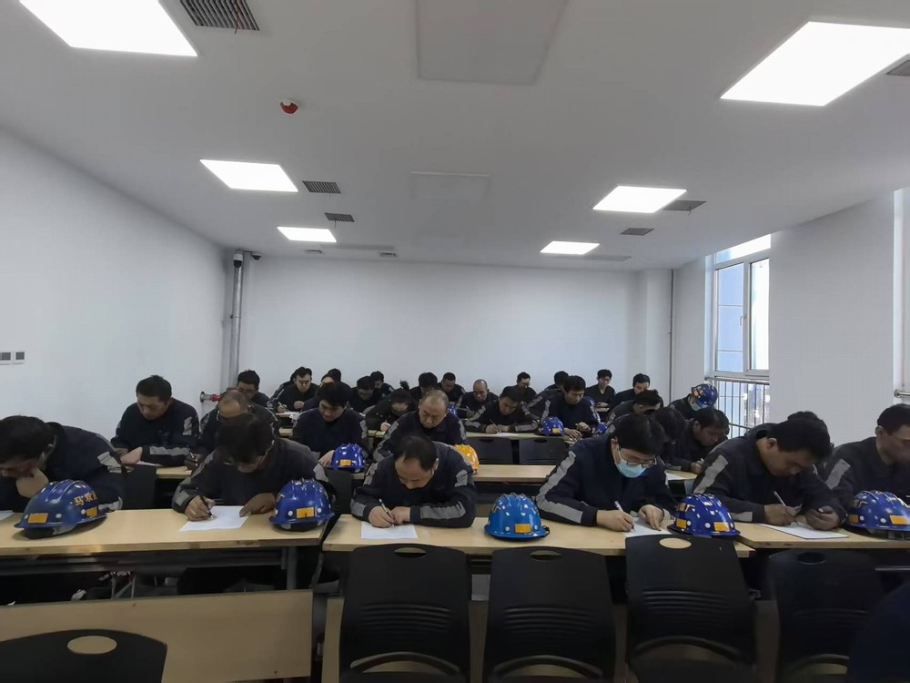 陜煤建設洗選煤運營公司紅柳林洗煤廠項目部：撬動人才引領(lǐng)“新引擎，賦能現(xiàn)場管理“譜新篇”