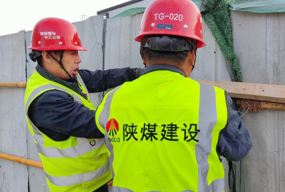 北極塬上筑堡壘，抗風(fēng)護(hù)安顯擔(dān)當(dāng)