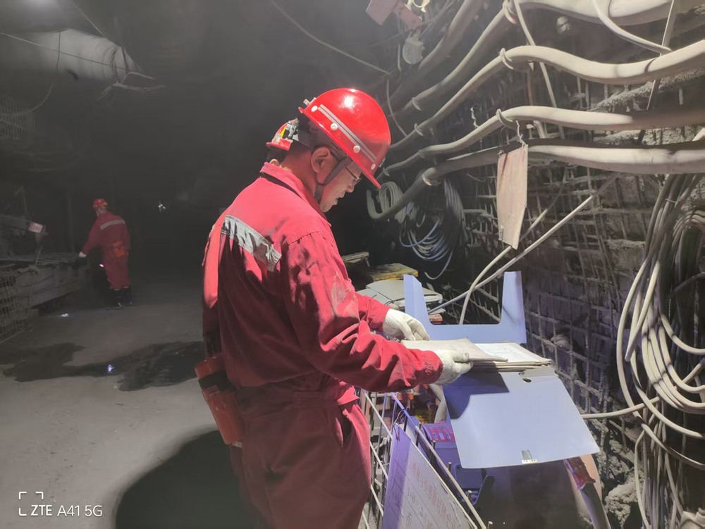 陜煤建設(shè)礦建二公司：群監(jiān)崗“零點(diǎn)行動”筑牢安全防線