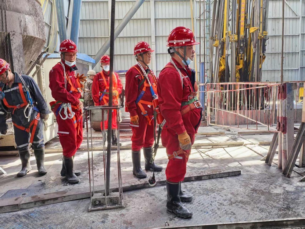 嚴督查 補漏洞 強落實-陜煤建設(shè)礦建二公司扎實開展機電專項整治第二階段工作