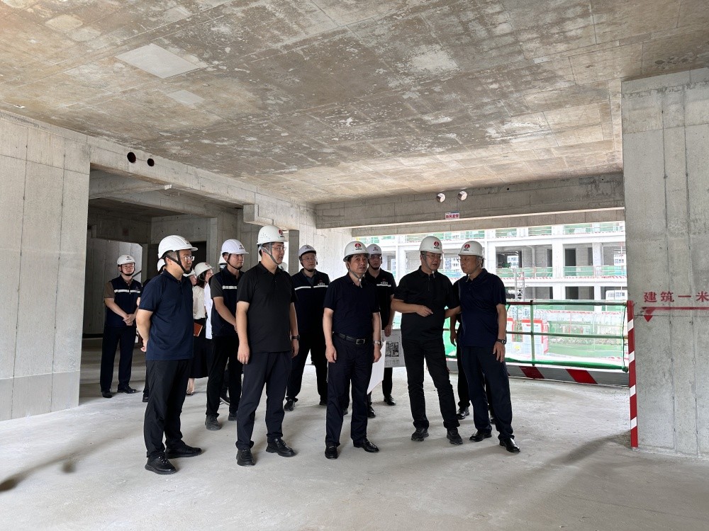 陜煤實(shí)業(yè)集團(tuán)黨委書記、董事長(zhǎng)、總經(jīng)理胡守平深入天工公司基層項(xiàng)目檢查指導(dǎo)