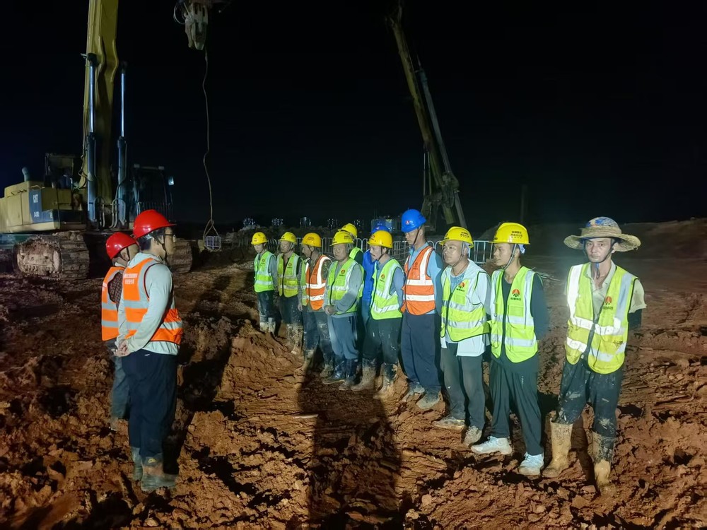 陜煤建設(shè)西北分公司汨羅電廠項目部：汛期“三重防護(hù)網(wǎng)”護(hù)航樁基工程穩(wěn)步推進(jìn)