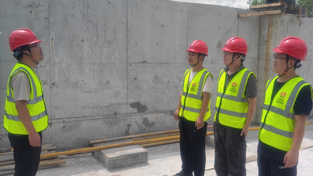 聞“汛”而動(dòng) 以練筑防：陜煤建設(shè)路橋分公司彬長(zhǎng)項(xiàng)目部防汛實(shí)戰(zhàn)演練顯真功