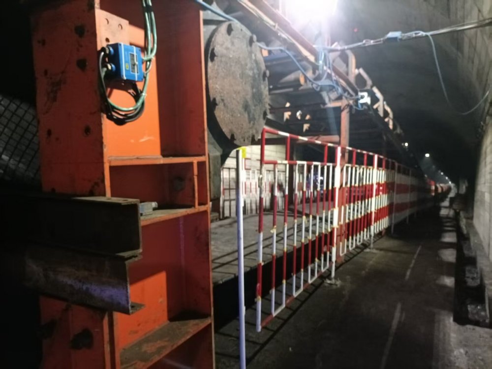 秋實(shí)映礦建！陜煤建設(shè)韓城分公司安裝第四項(xiàng)目部 施工的大佛寺礦4煤西部膠帶大巷二部帶式輸送機(jī)延伸設(shè)備安裝工程圓滿通過竣工預(yù)驗(yàn)收