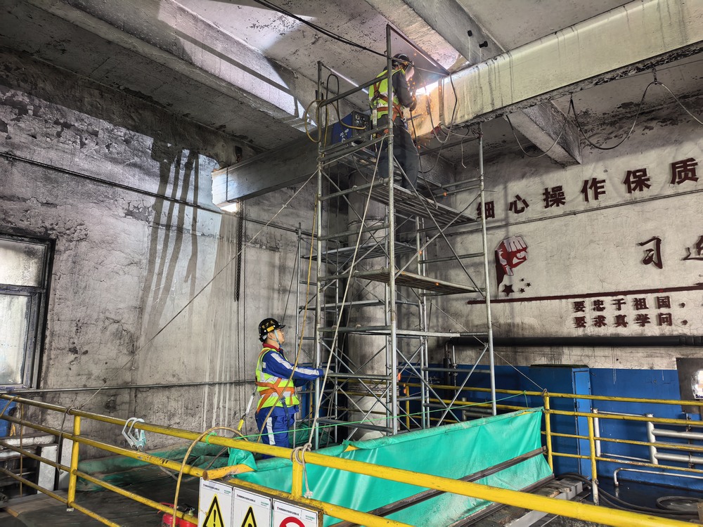 陜煤建設(shè)洗選煤運(yùn)營公司第二項(xiàng)目部：攻堅(jiān)落煤塔除鐵器安裝，以精細(xì)施工護(hù)航煤礦安全運(yùn)營