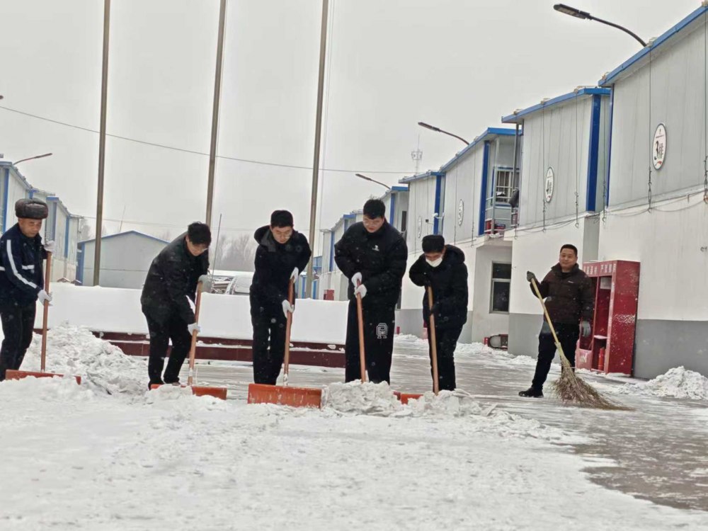 陜煤建設(shè)煤礦運(yùn)營(yíng)服務(wù)分公司：設(shè)備“御醫(yī)”開(kāi)良方，雪后問(wèn)診保平安