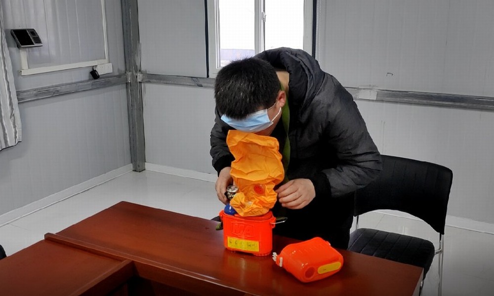 安全為基  扣緊“第一?？圩印?></div>
                                <div   id=