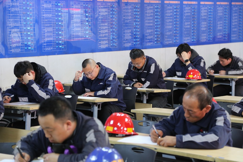 陜煤建設(shè)洗選煤運營公司：“全鏈條”打造項目建設(shè)的“常管控”與“長安全”