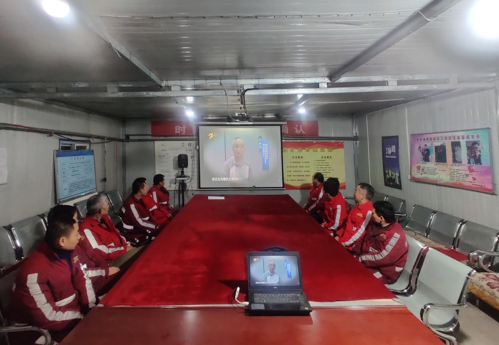 陜煤建設(shè)機(jī)電安裝公司涼水井項(xiàng)目部：筑牢安全防線 護(hù)航項(xiàng)目平穩(wěn)運(yùn)行