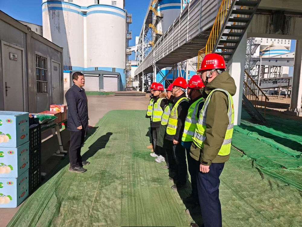 陜西小保當礦業(yè)有限公司副總經理劉朕中一行深入天工公司基層項目慰問一線職工