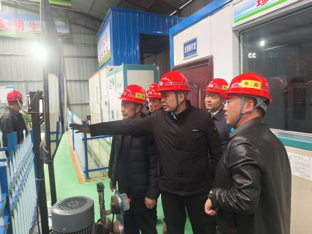 陜煤集團、韓城礦務(wù)局聯(lián)合檢查組蒞臨礦建二公司第二項目部檢查指導(dǎo)